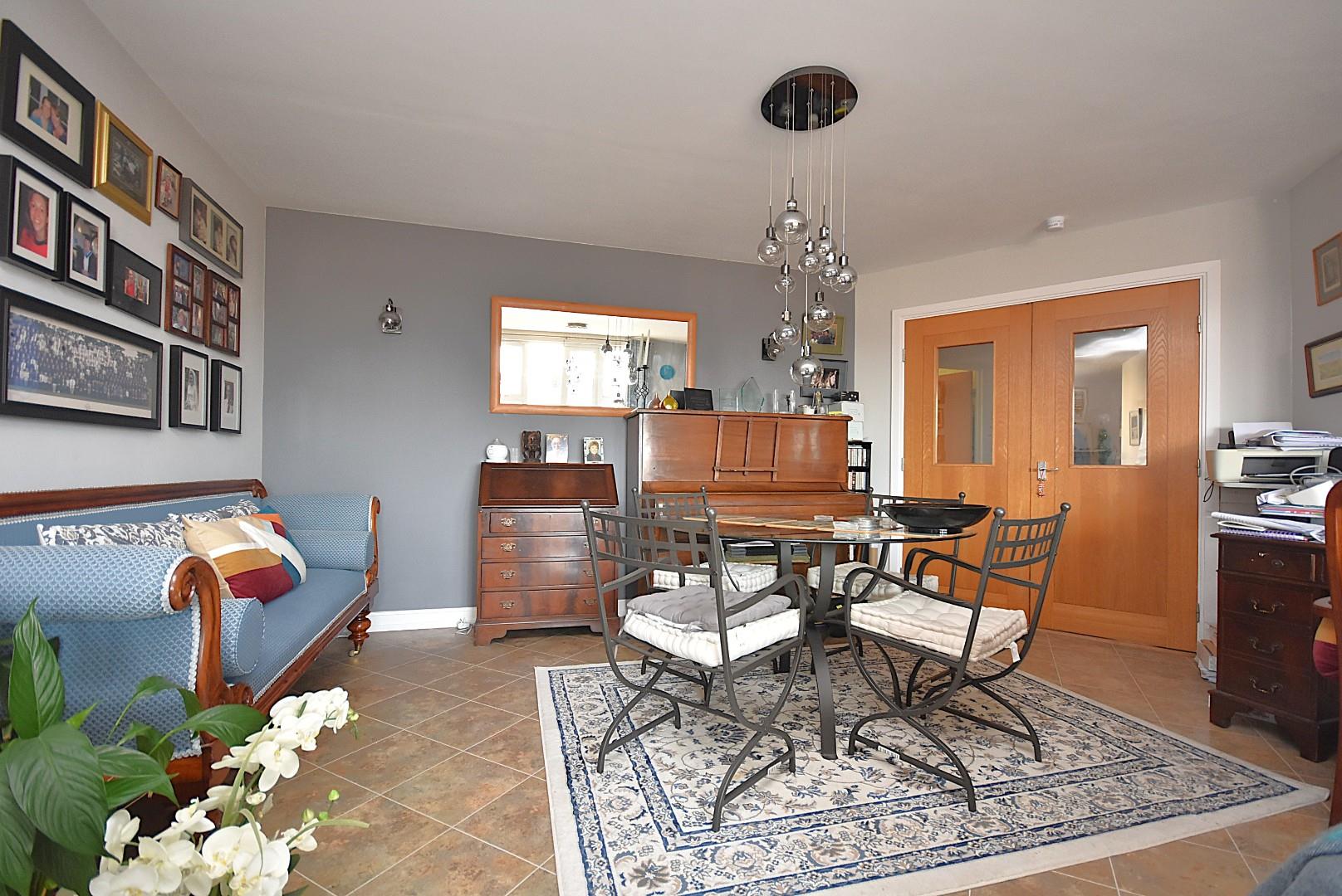 96 Adventurers Quay, Cardiff, CF10 4NQ